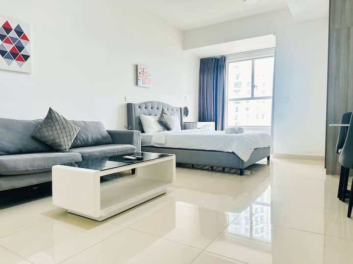 Hmm Staycation | Sunrise City View Apartment District 7