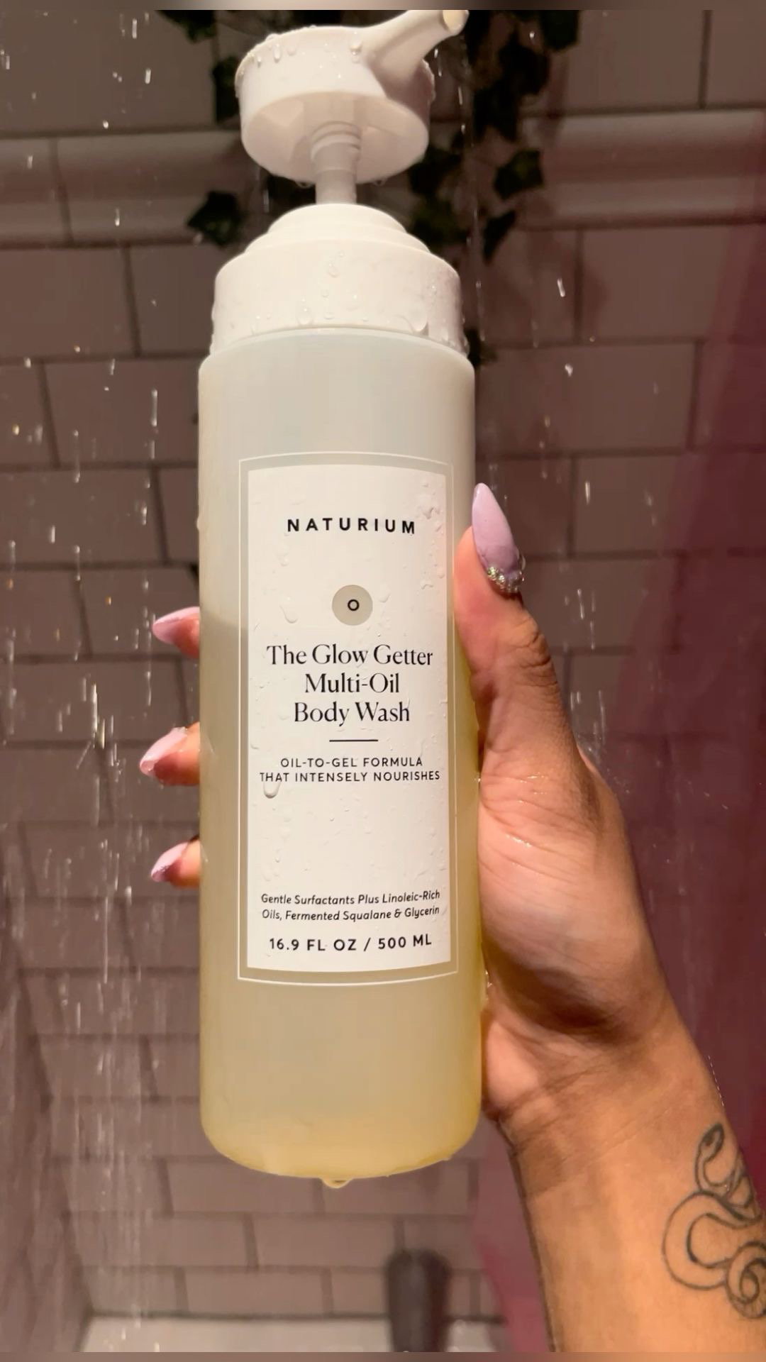 Naturium – The Glow Getter Multi-Oil Body Wash_1