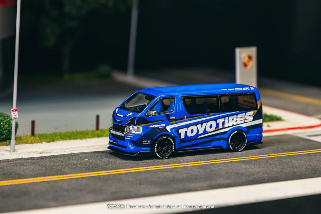 TARMAC WORKS MODEL 1/64 TOYOTA HIACE WIDEBODY TOYO TIRES