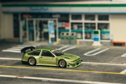 TARMAC WORKS MODEL 1/64 TOYOTA SPRINTER TRUENO AE86 WIDEBODY GREEN BY JON SIBAL