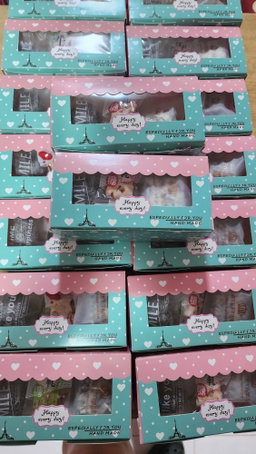 Gift pack for 4 items! $6 per box! Minium order 20 boxes! U can choose from cookies , nougat and candy!