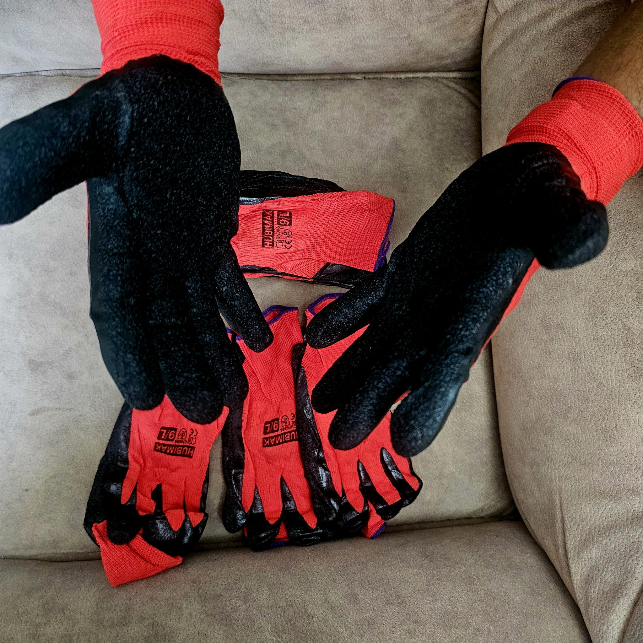 High Quality Rubber & Fabric Mixed Breathable Gloves_3