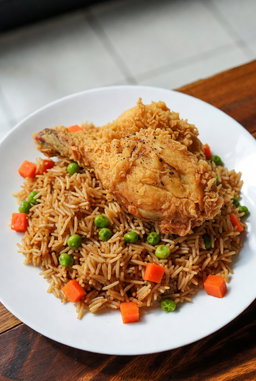 Jollof / Fried Rice with Grilled or Fried chicken 