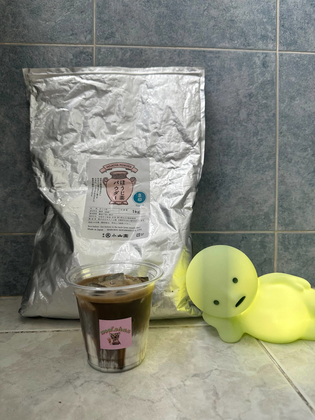 iced hojicha latte 