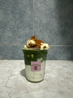 banana pudding matcha latte