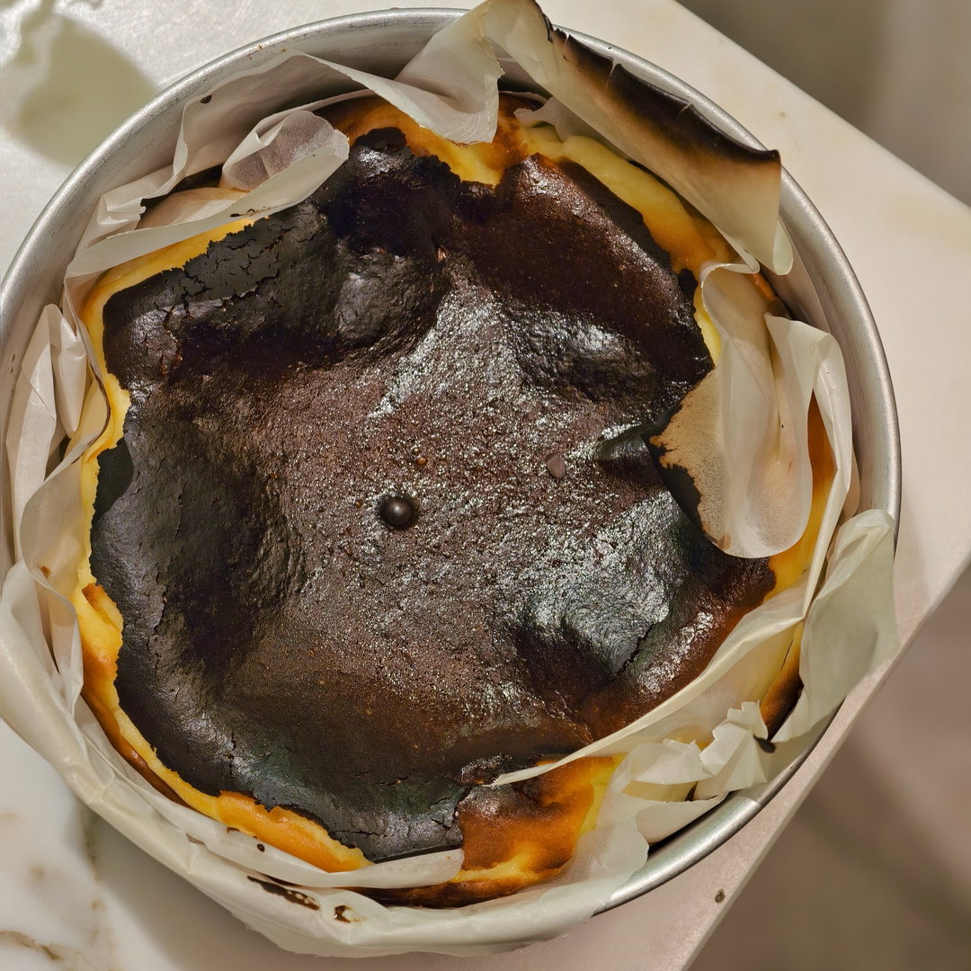 burnt basque cheesecake (8” whole cake)
