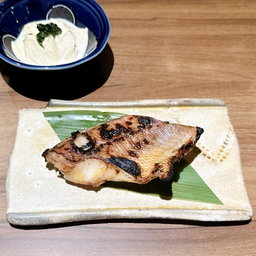 厚切目抜粕漬 2P  Thick-Cut Menuke Fish Sake Lees (2pcs)