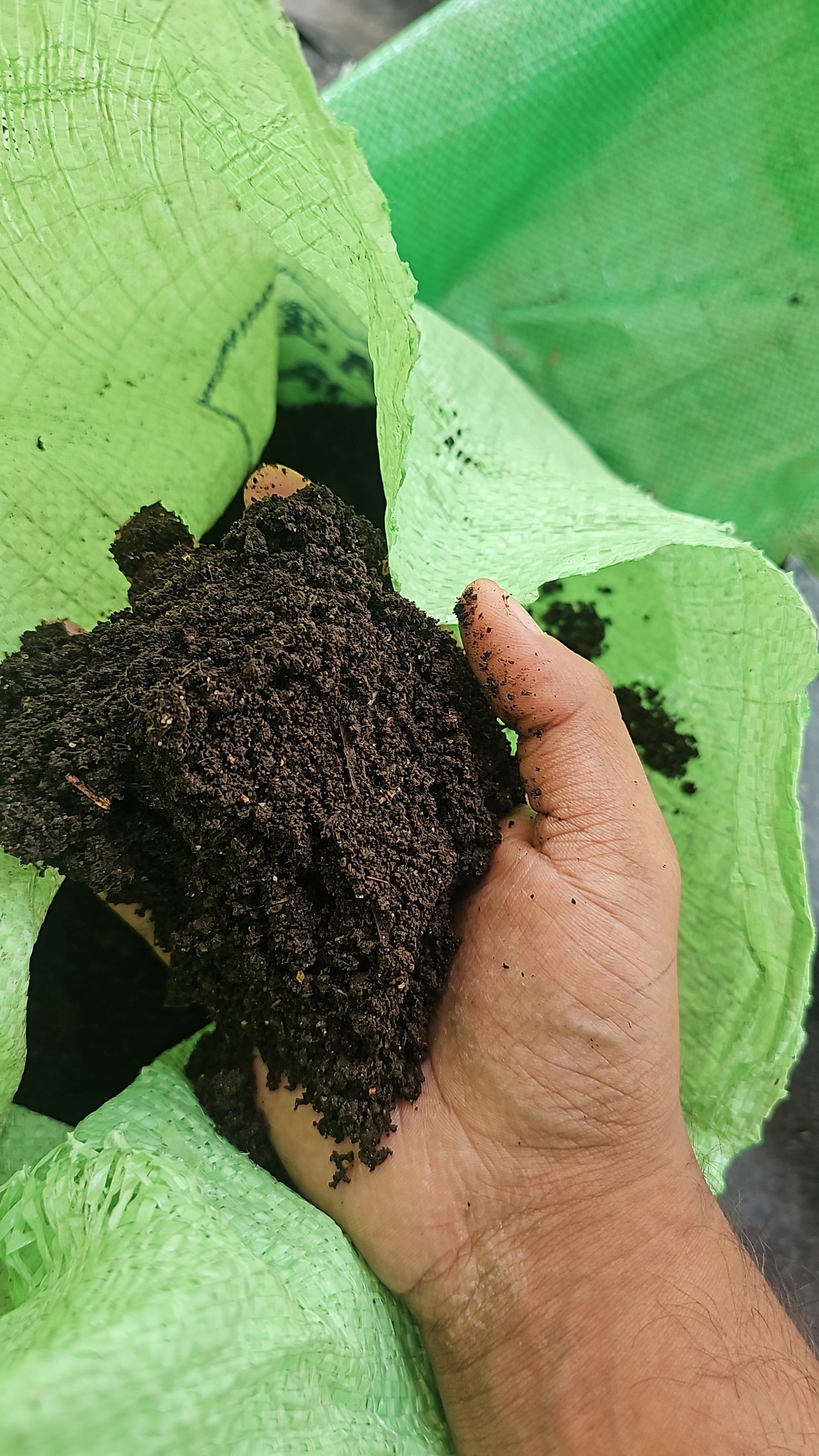 Vermicompost (ගැඩවිල් පොහොර)_2