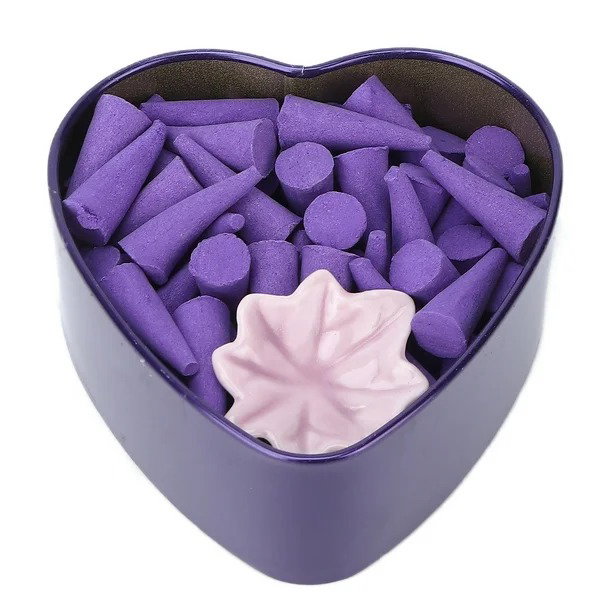 Conitos de incienso con aroma.