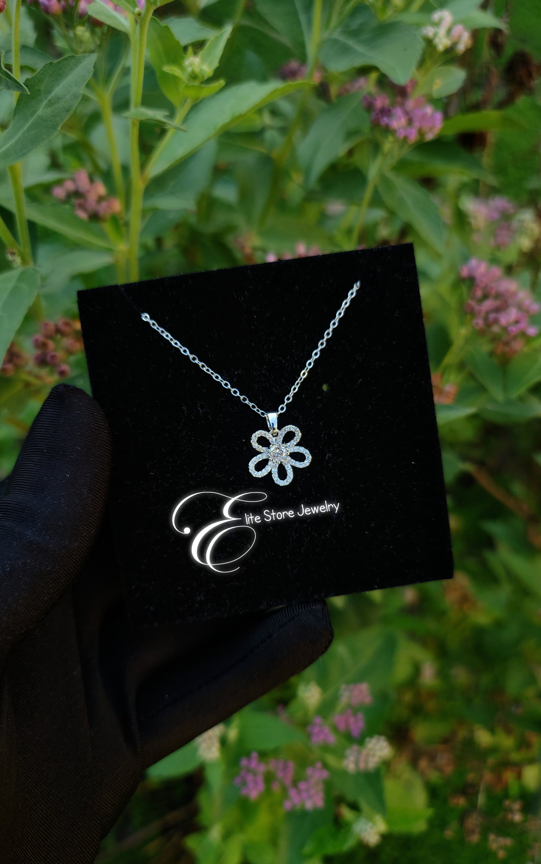Collier en forme fleur en acier inoxydable _0