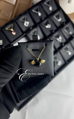 Collier ailes et pierre noir