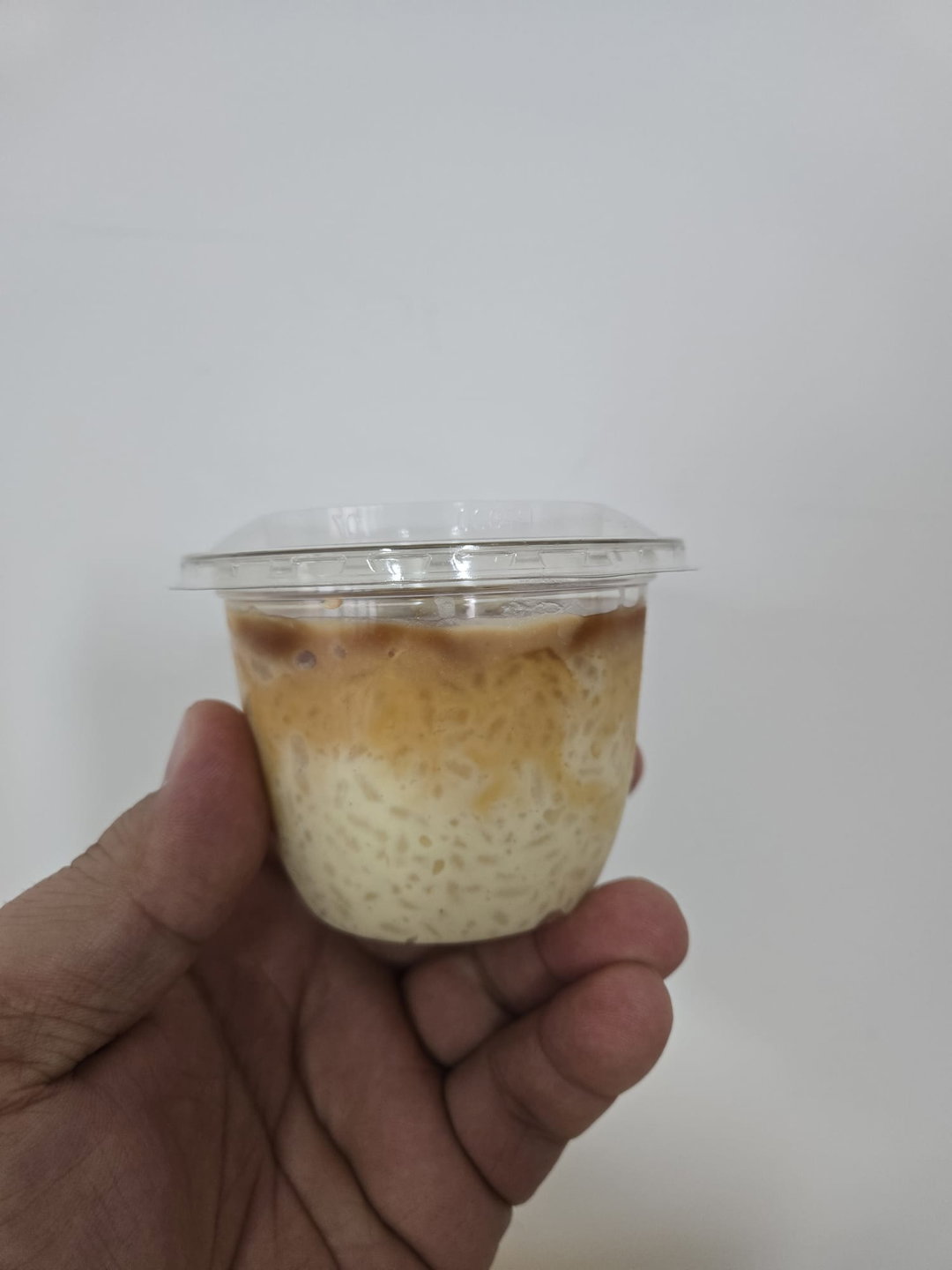 Orez cu lapte si sos de caramel