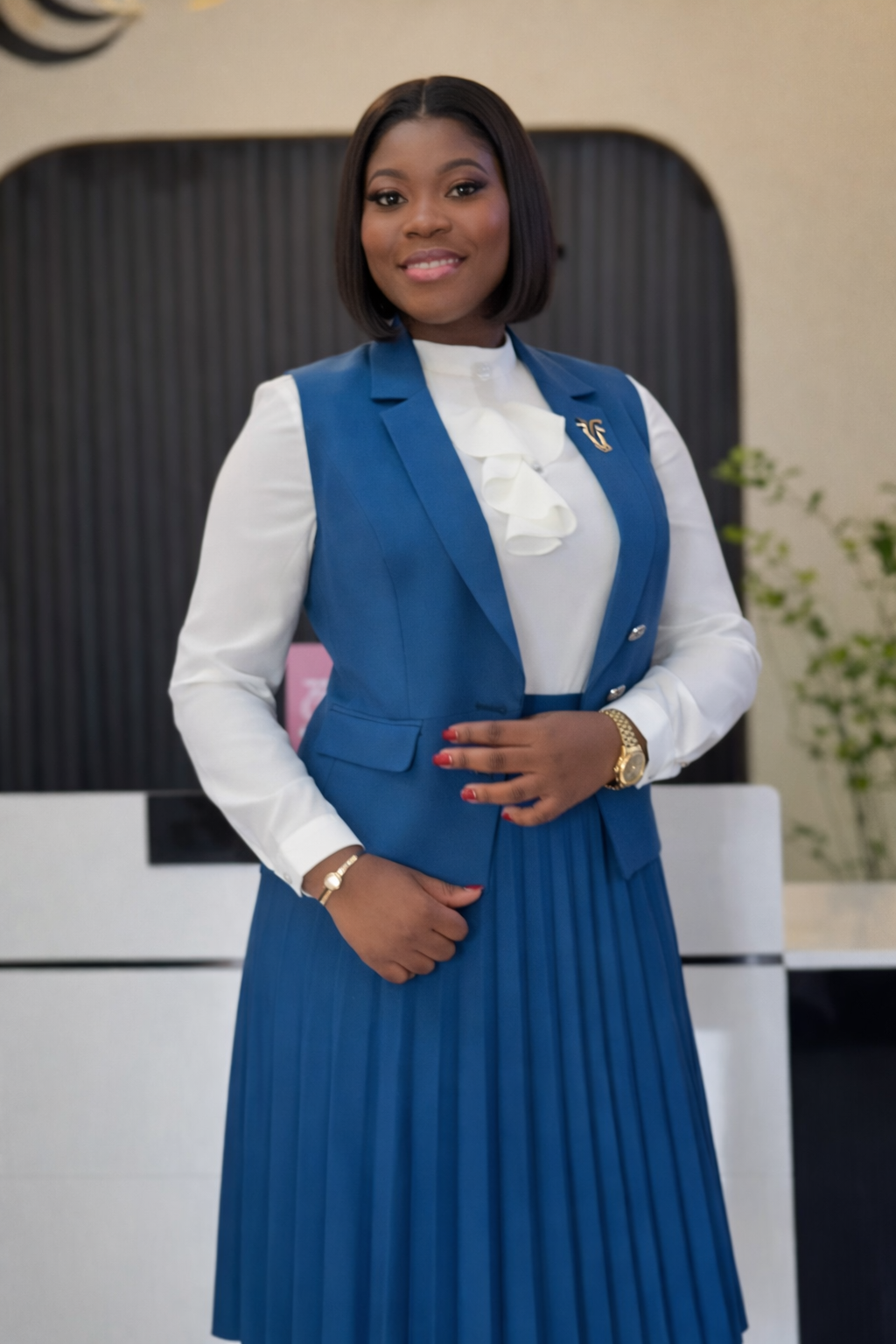 Ensemble Élégance Royale – Jupe Plissée & Gilet Chic_3