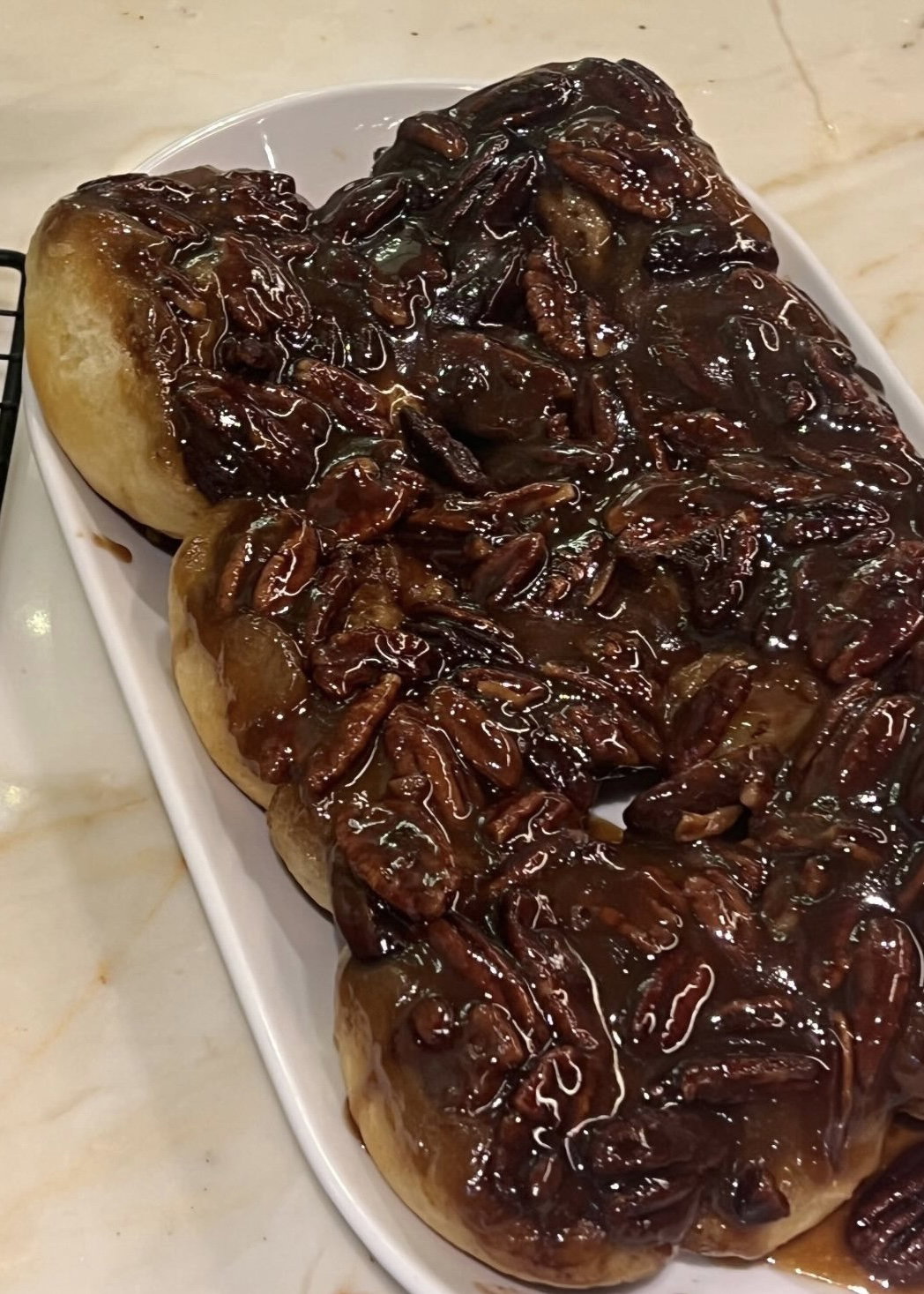 sticky pecan cinnamon roll