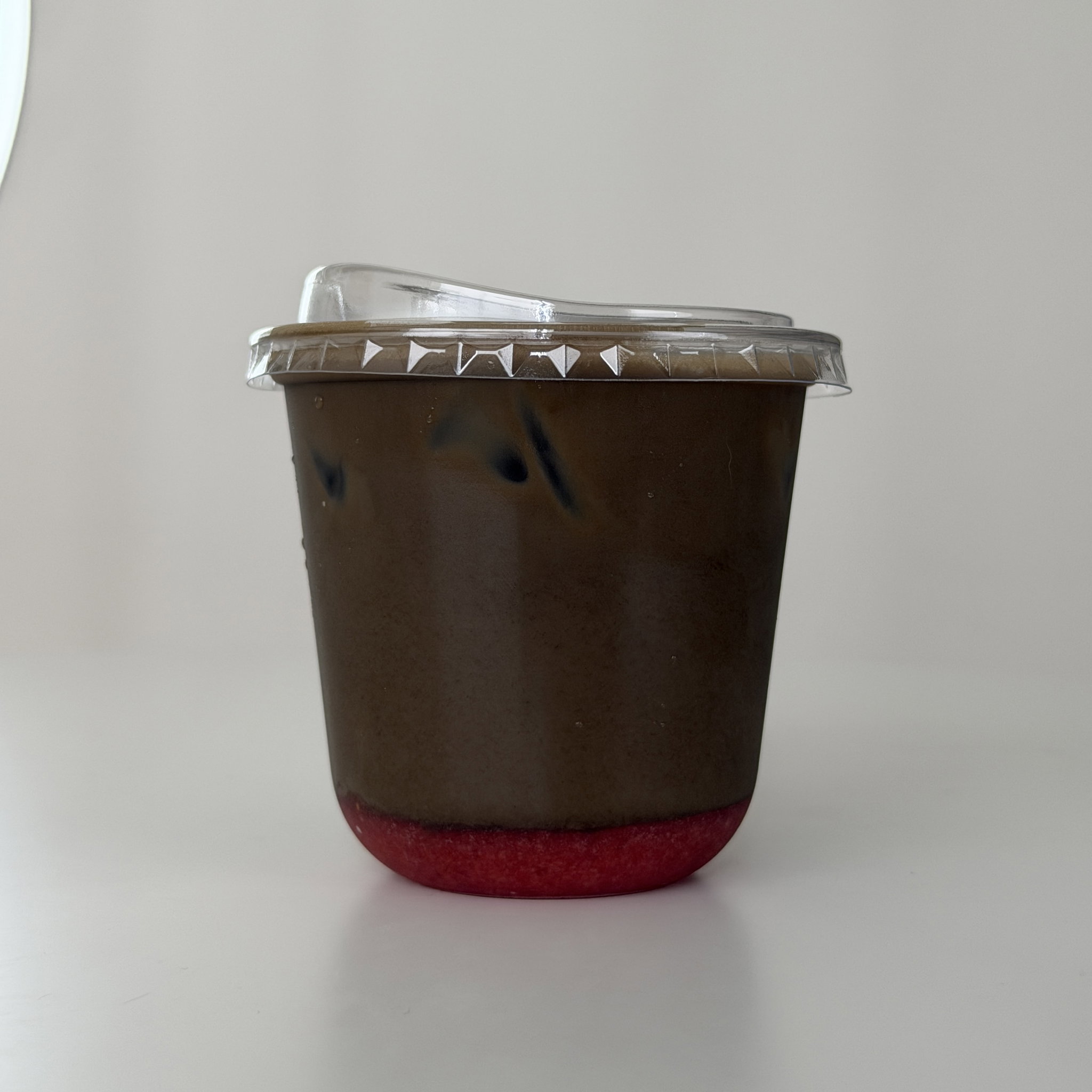 Ice Strawberry Hojicha Latte_0