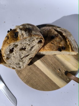  Sourdough Raisin Bread cca  500g