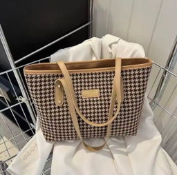 Grameen check tote bag  Zipper system