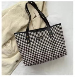 Grameen check tote bag  Zipper system