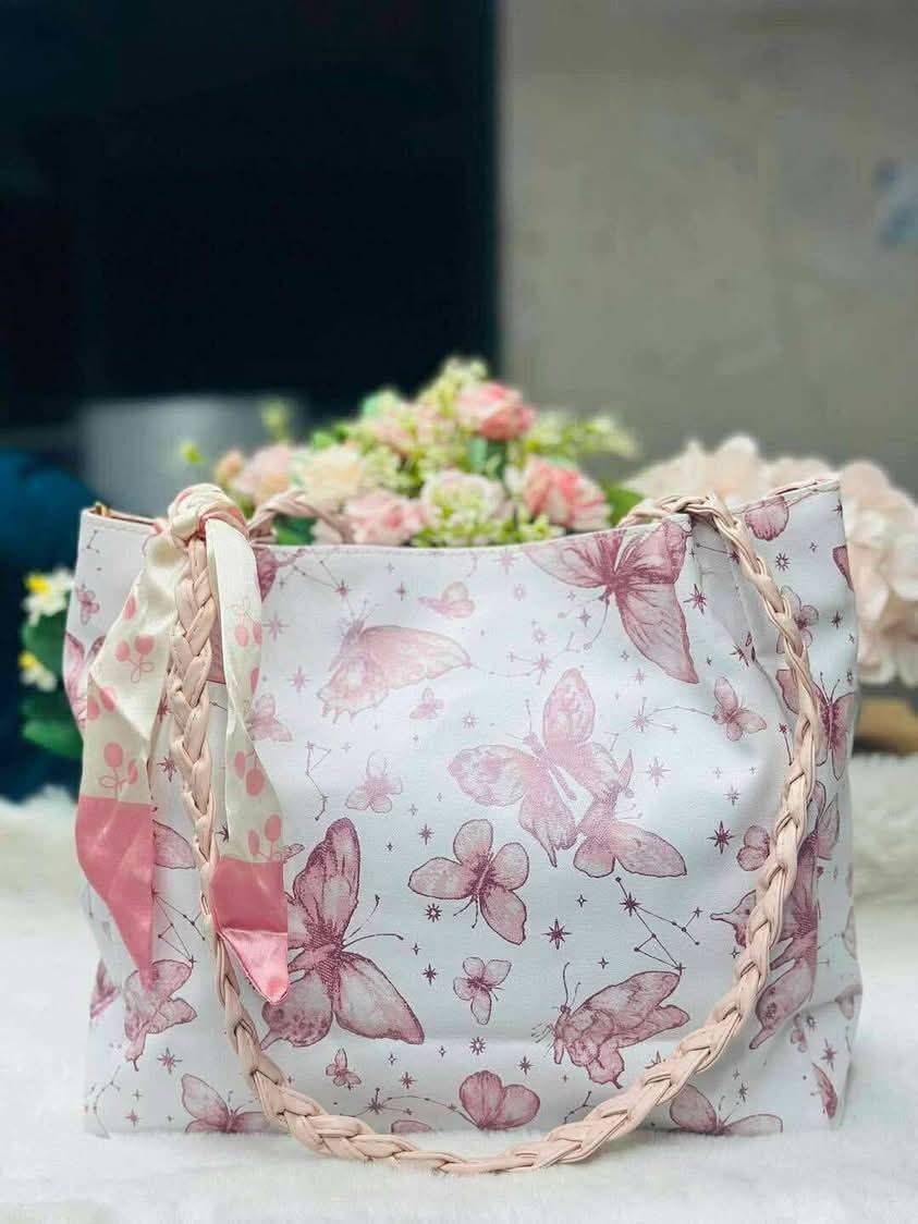 Stylish Ladies Bag  Material: PU Leather_4