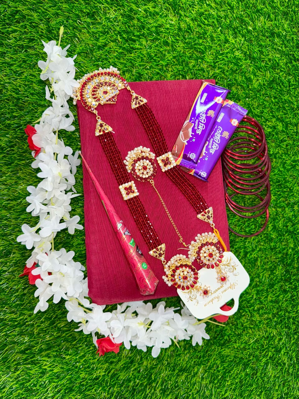 Exclusive saree gift combo_0