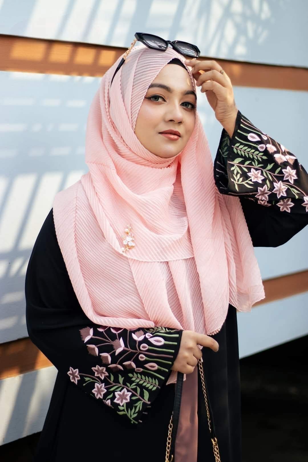 Abaya In Rose  এম্বটারী কাজ করা বোরকা_1