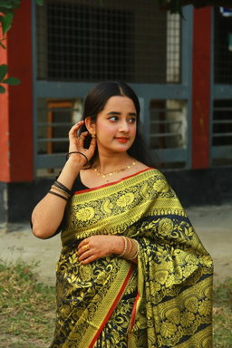সিল্ক কাতান শাড়ি