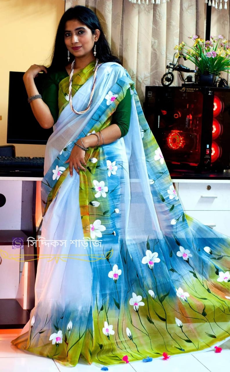 হাফসিল্ক শাড়ীতে হ্যান্ডপ্রিন্ট তুলির কাজ করা_1