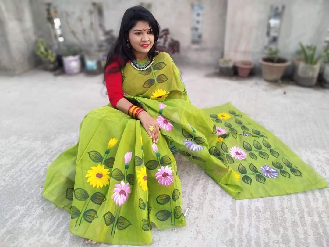 হাফসিল্ক শাড়ীতে হ্যান্ডপ্রিন্ট তুলির কাজ করা_4