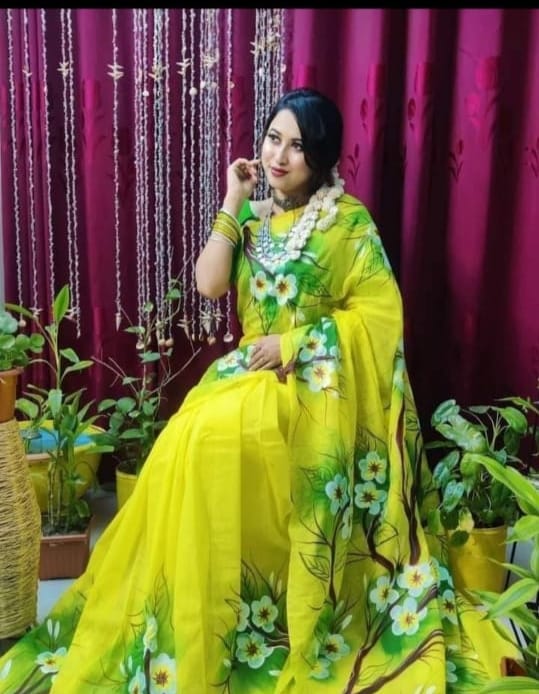 হাফসিল্ক শাড়ীতে হ্যান্ডপ্রিন্ট তুলির কাজ করা_12