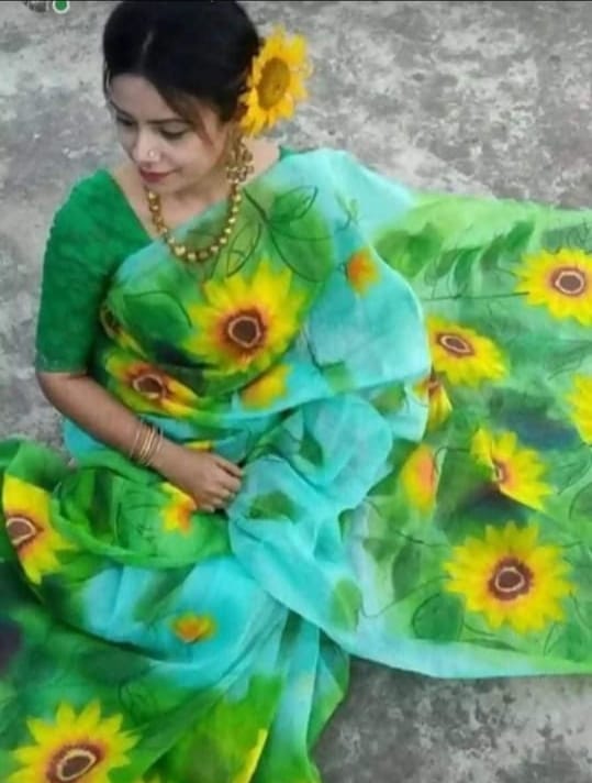 হাফসিল্ক শাড়ীতে হ্যান্ডপ্রিন্ট তুলির কাজ করা_9