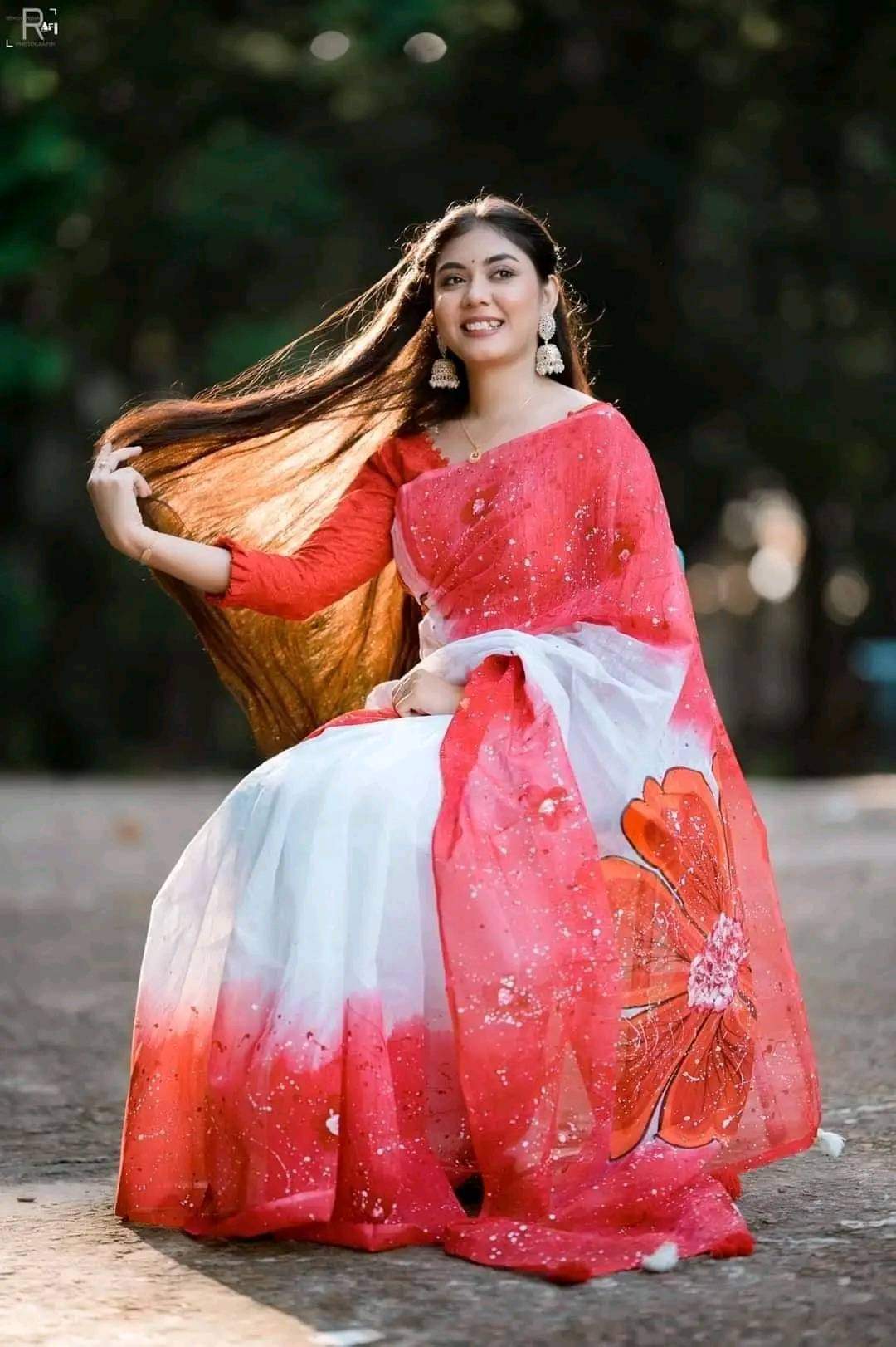 হাফসিল্ক শাড়ীতে হ্যান্ডপ্রিন্ট তুলির কাজ করা_1