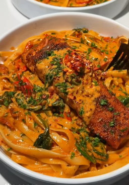 TAGLIATELLE TOSCANE CU SOMON 