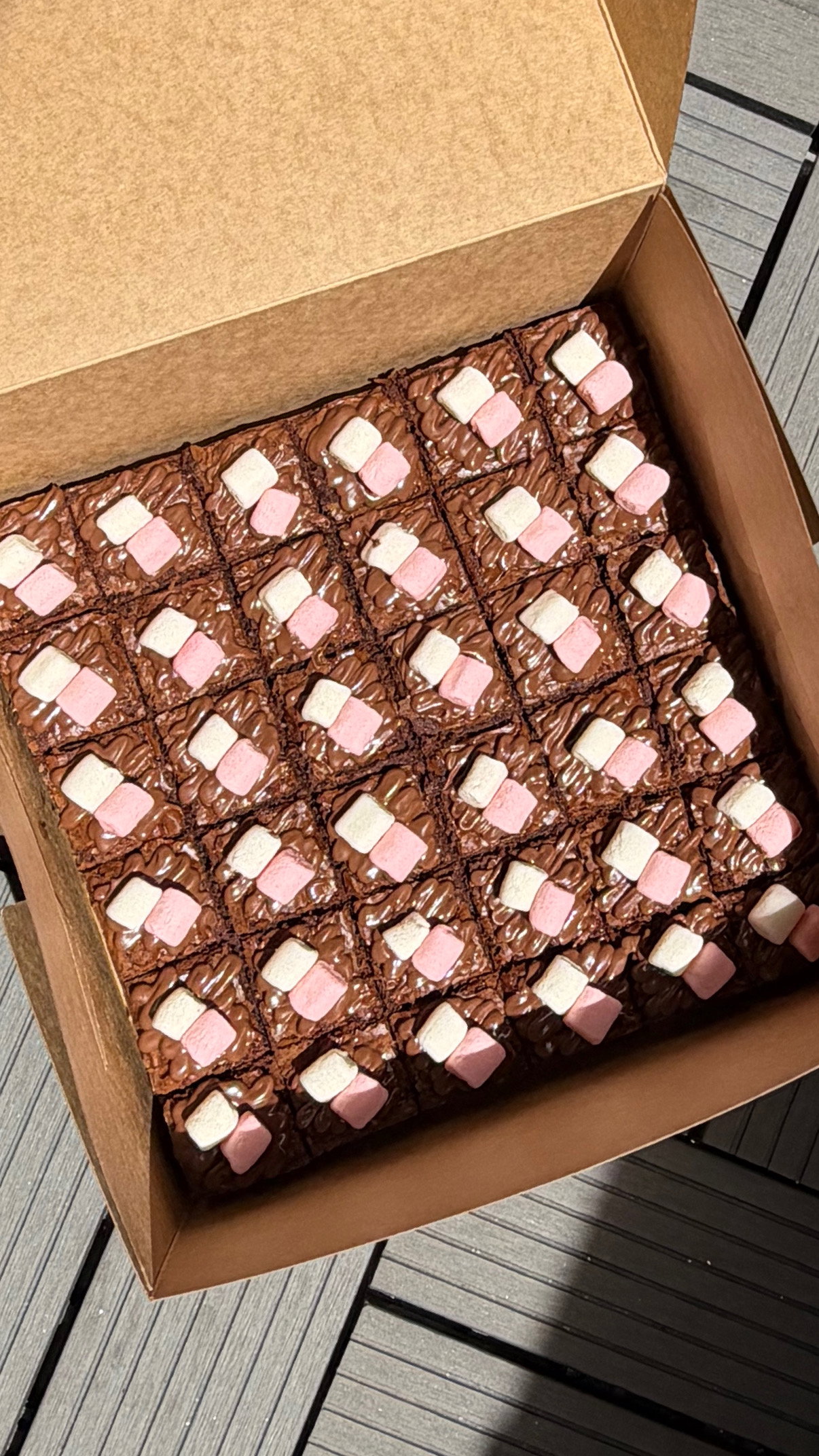 Chewy Fudge Brownies (36 Pieces)_0