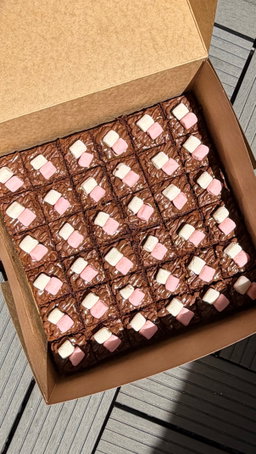 Chewy Fudge Brownies (36 Pieces)