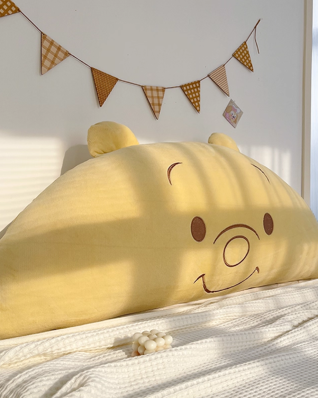 10700092 - WINNIE THE POOH HEADBOARD PILLOW