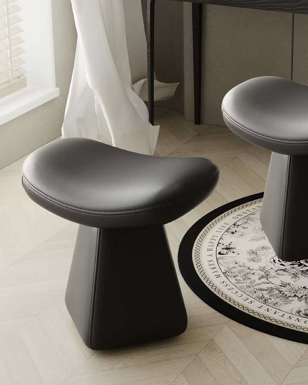 10700101 - MODERN MAKEUP STOOL