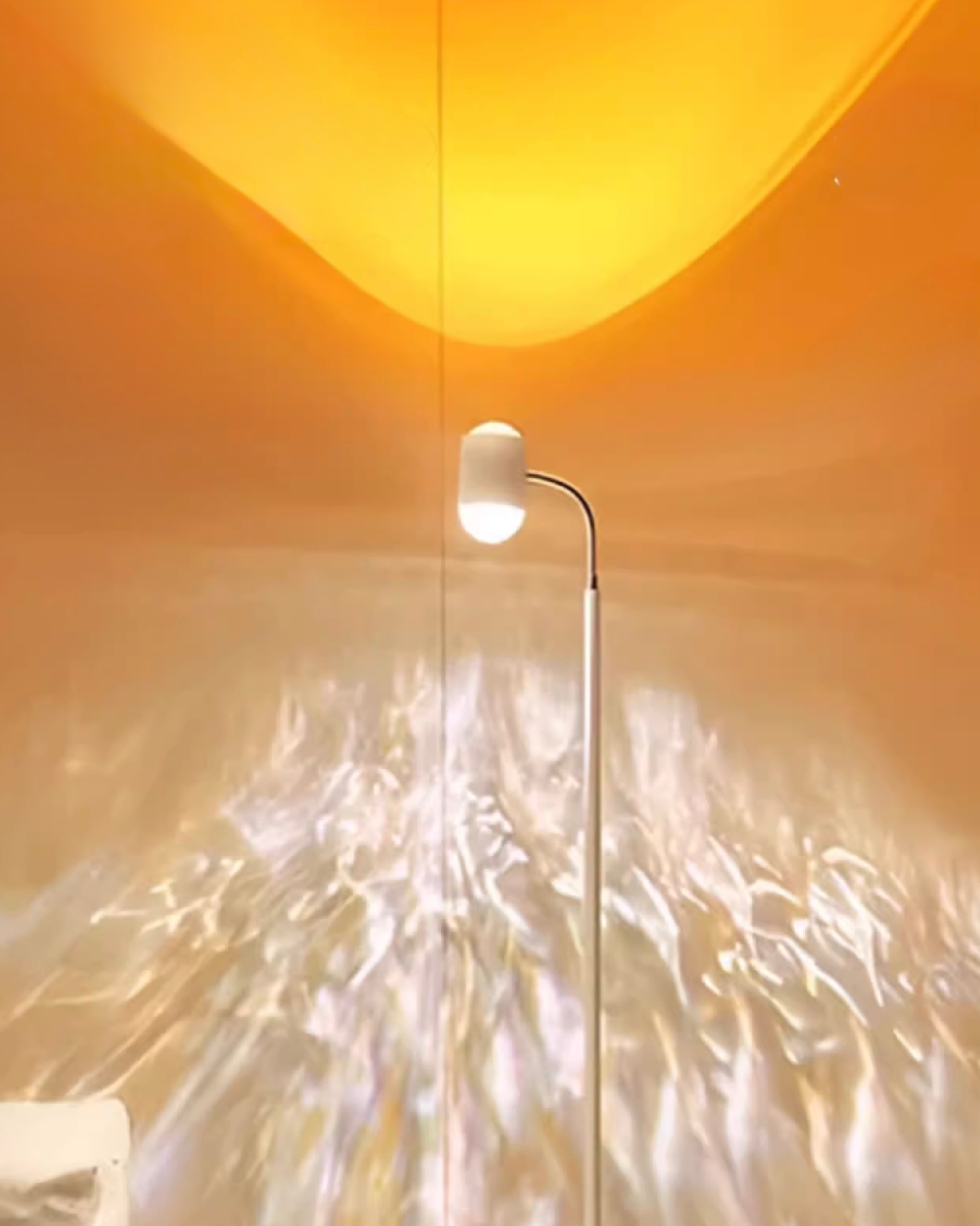 11200016 - WATER PATTERN FLOOR LAMP_1