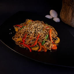 🥦Fideos asiáticos con hongos, verduras