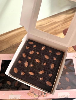 Valrhona Brownies (10 Inches)