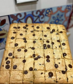 Choc Chip Fudge Slab (10 Inches)