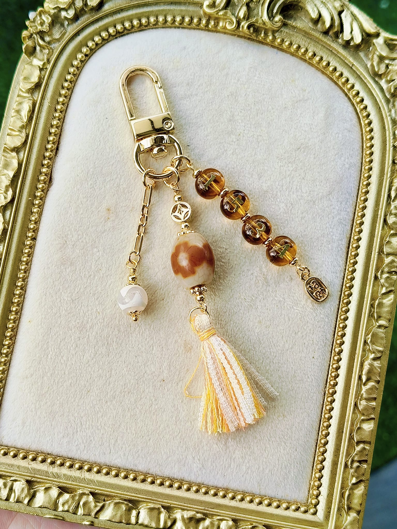 Caramel Mandala 3-Eye + White Tiger Tooth + ShuZi Zi-Mini Charm_0