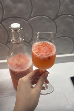 *Limited time only* 🍓 Strawberry kombucha 🍓
