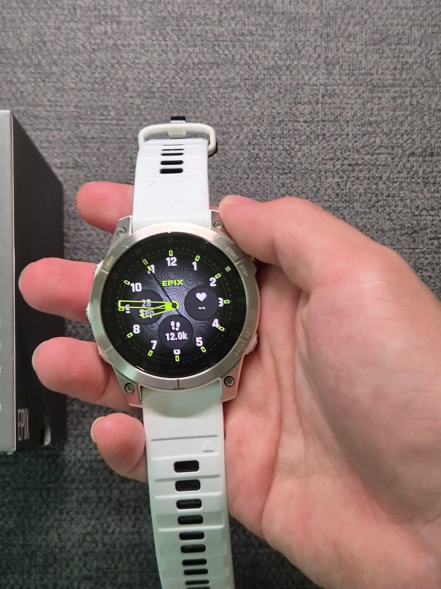 Garmin Epix Gen 2 Titanium white 47mm_2