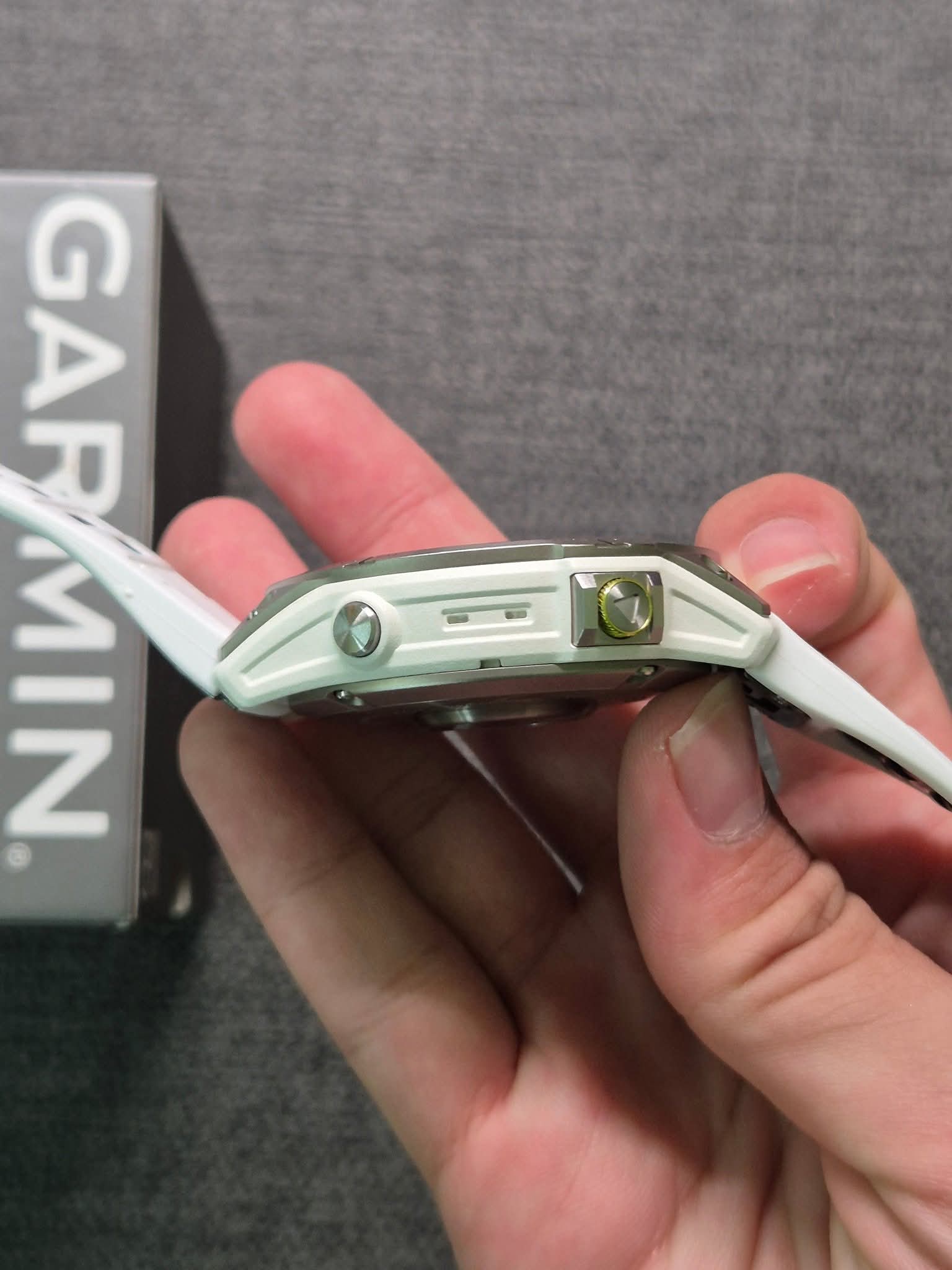 Garmin Epix Gen 2 Titanium white 47mm_3