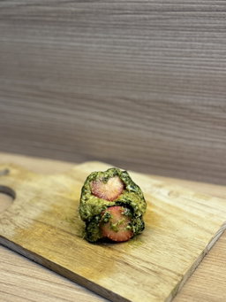 Dubai chewy cookie (matcha strawberry)