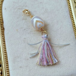 White One-Eye Double Mountain Zi-Boost Charm