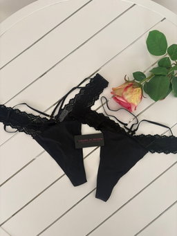 Black Lace Seamless Panty 