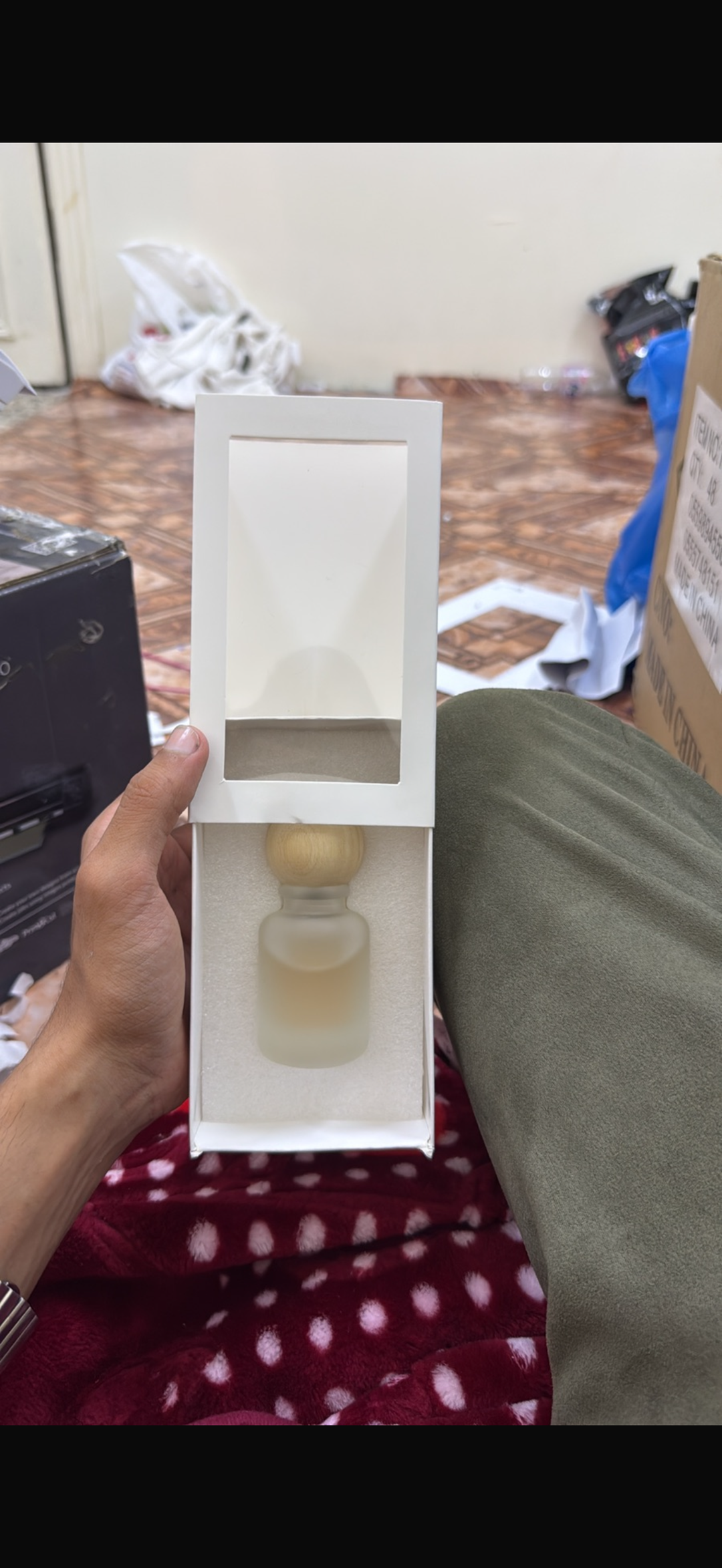 علب مع الثيم + عطر حسب الطلب/عدد12