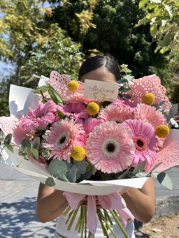 10 gerberas