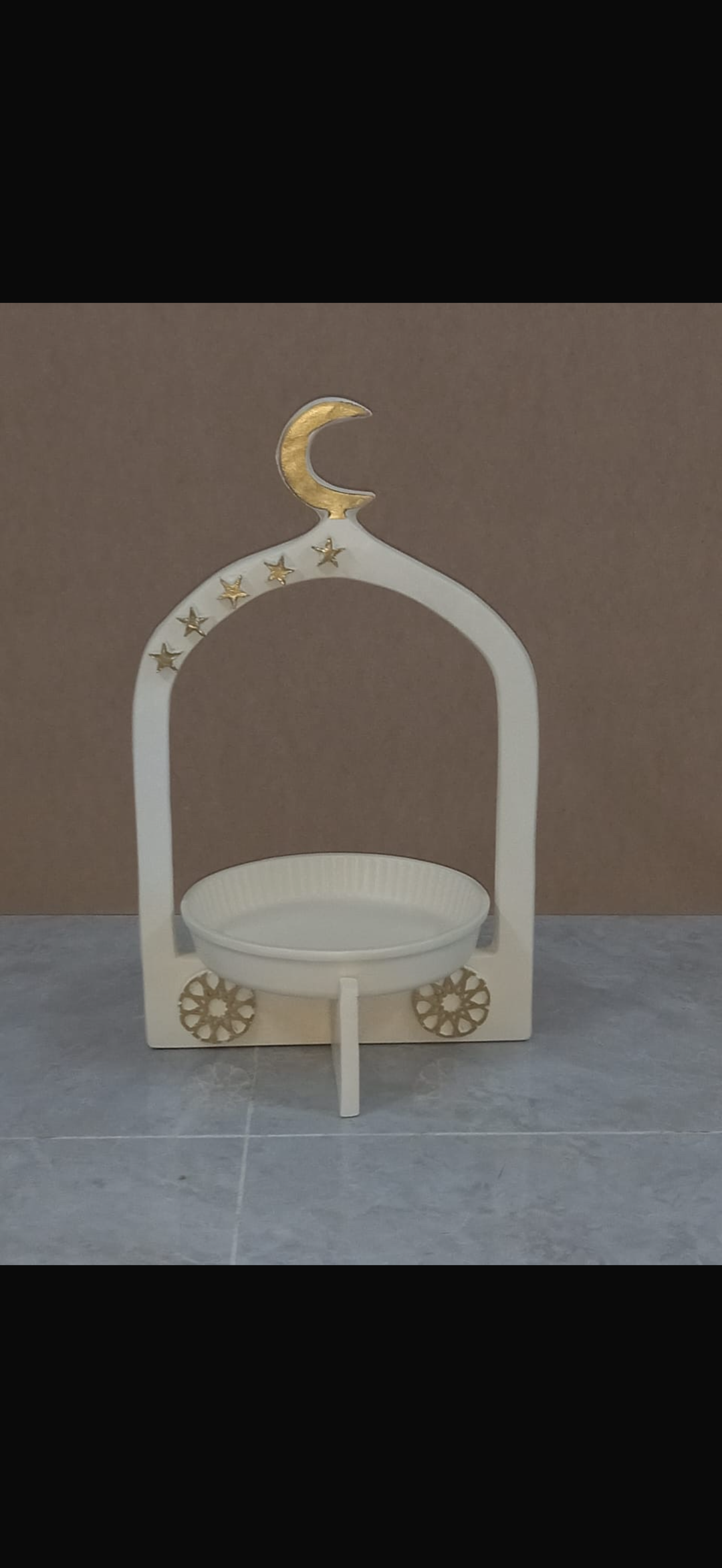 صحن ضيافه بشكل هلال رمضان